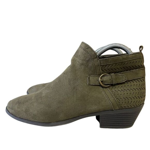 St. John’s Bay Army Green Sued Ankle Booties Size 7.5 - Picture 5 of 9